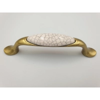 Uchwyt meblowy złoty/porcelana retro stylizowana UP19-96-GAB-MLK-4