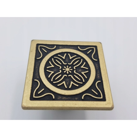 Uchwyt meblowy, gałka kwadratowa, stylizowana, starożytne cywilizacje